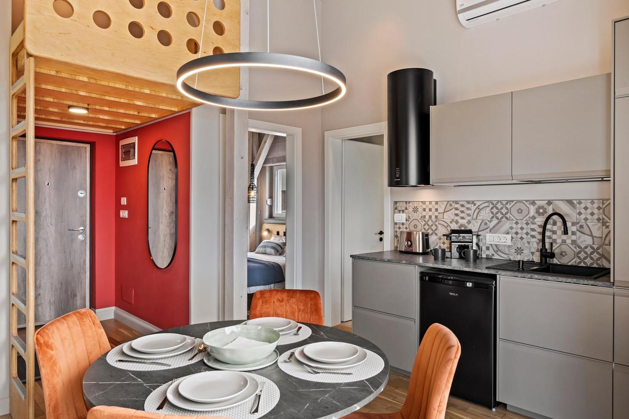 Ultra Central Apartments - Unirii & Old Town Бухарест Екстер'єр фото